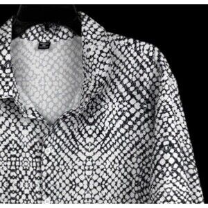 Manfinity button up short sleeve man’s shirt XXL black white geometric pattern